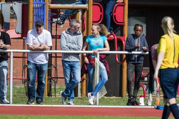 Bild 150 - wBJ SV Henstedt Ulzburg - Hamburger SV : Ergebnis: 0:2